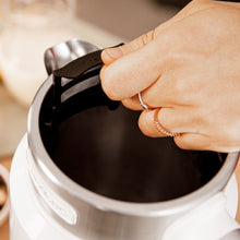 Carica l'immagine nel visualizzatore di Gallery, Bollitore Thermosense 600 Touch White-02