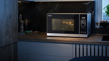 Carica l'immagine nel visualizzatore di Gallery, Forno A Microonde Sharp Ycpg284Aes 28Lt 1000W Controllo Digitale Grill 11 Livelli Di Potenza Black/Silver