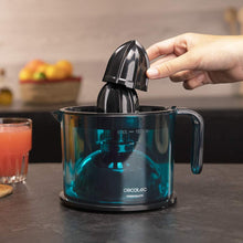 Carica l'immagine nel visualizzatore di Gallery, Spremiagrumi elettrico EssentialVita Adjust Black