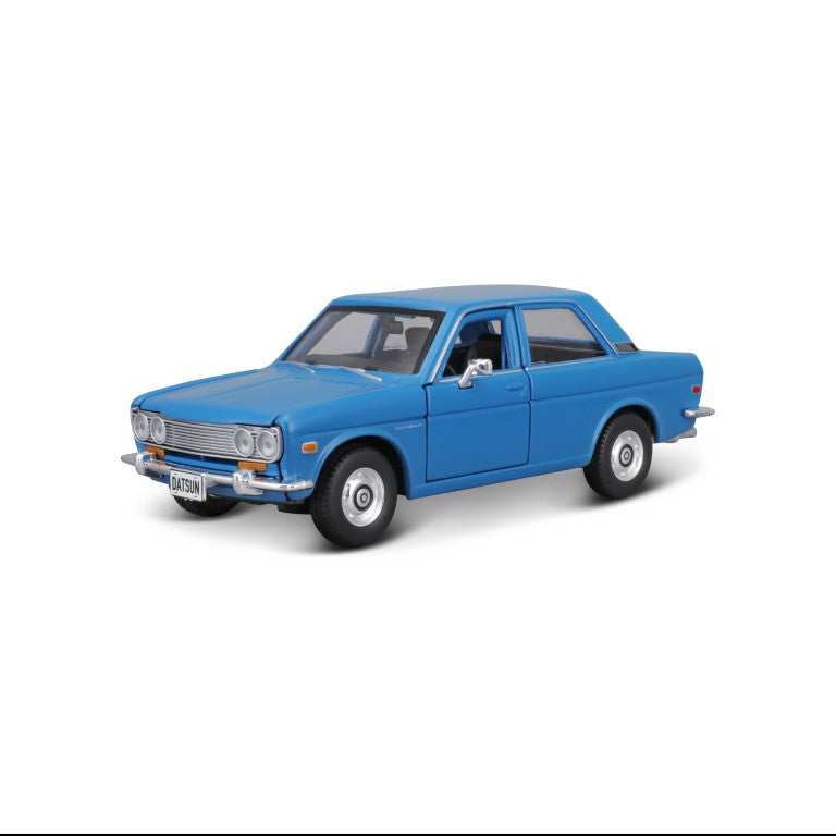 10-31518 BU - Bburago Maisto - 1:24 - 1971 Datsun 510 - Blu