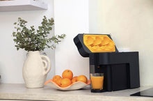 Carica l'immagine nel visualizzatore di Gallery, Spremiagrumi Automatico Citring One
