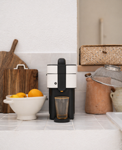 Carica l'immagine nel visualizzatore di Gallery, Spremiagrumi Automatico Citring One Bianco
